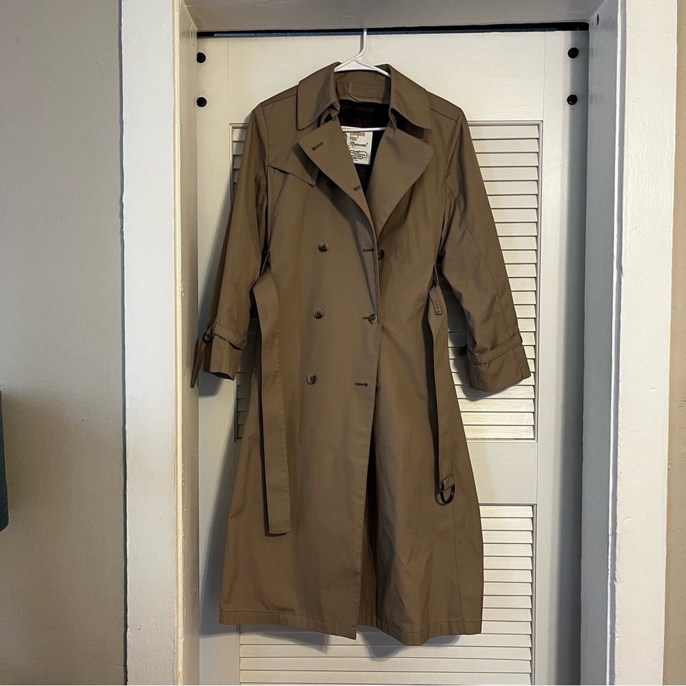Vintage London Fog “Maincoats” Women’s Raincoat